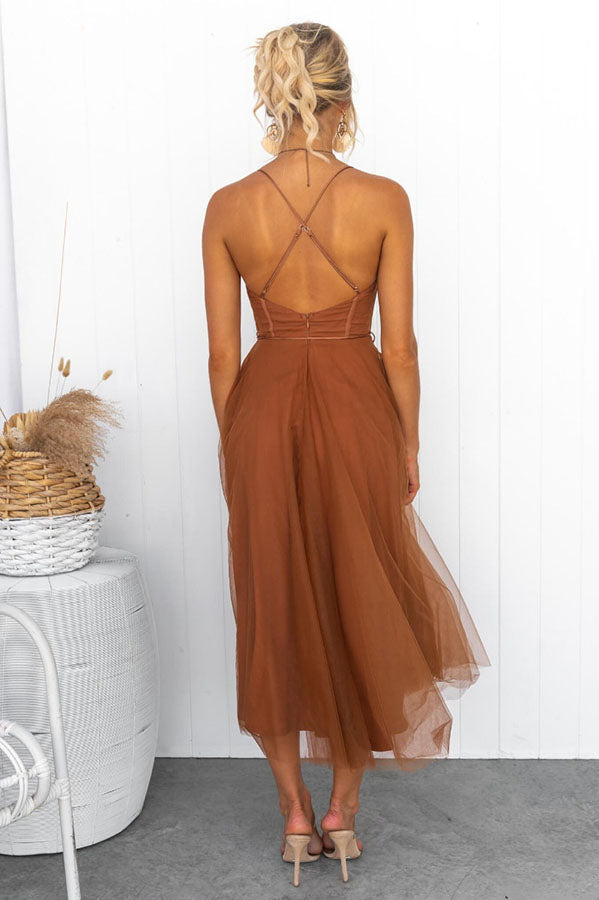 Elegant Summer Midi Dress with Tulle Skirt and Spaghetti Straps