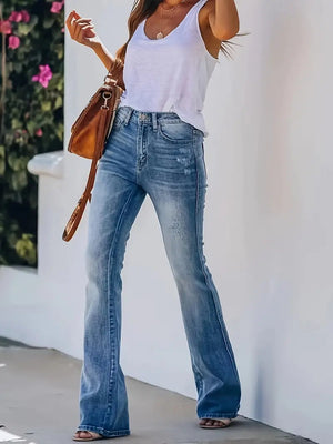 Jeans de mujer con corte bota elásticos y ajuste esculpido