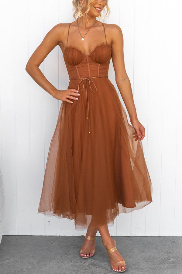 Elegant Summer Midi Dress with Tulle Skirt and Spaghetti Straps