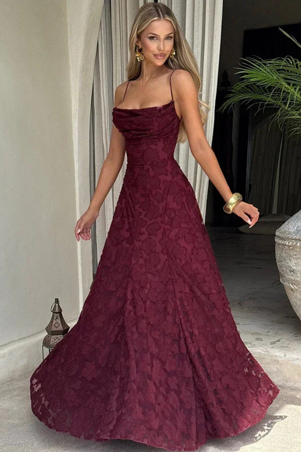 Vestido maxi elegante de encaje para mujer con silueta romántica