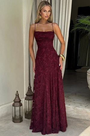 Vestido maxi elegante de encaje para mujer con silueta romántica