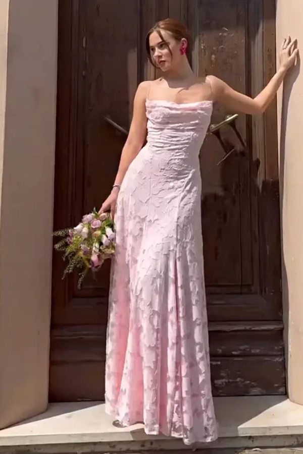 Vestido maxi elegante de encaje para mujer con silueta romántica