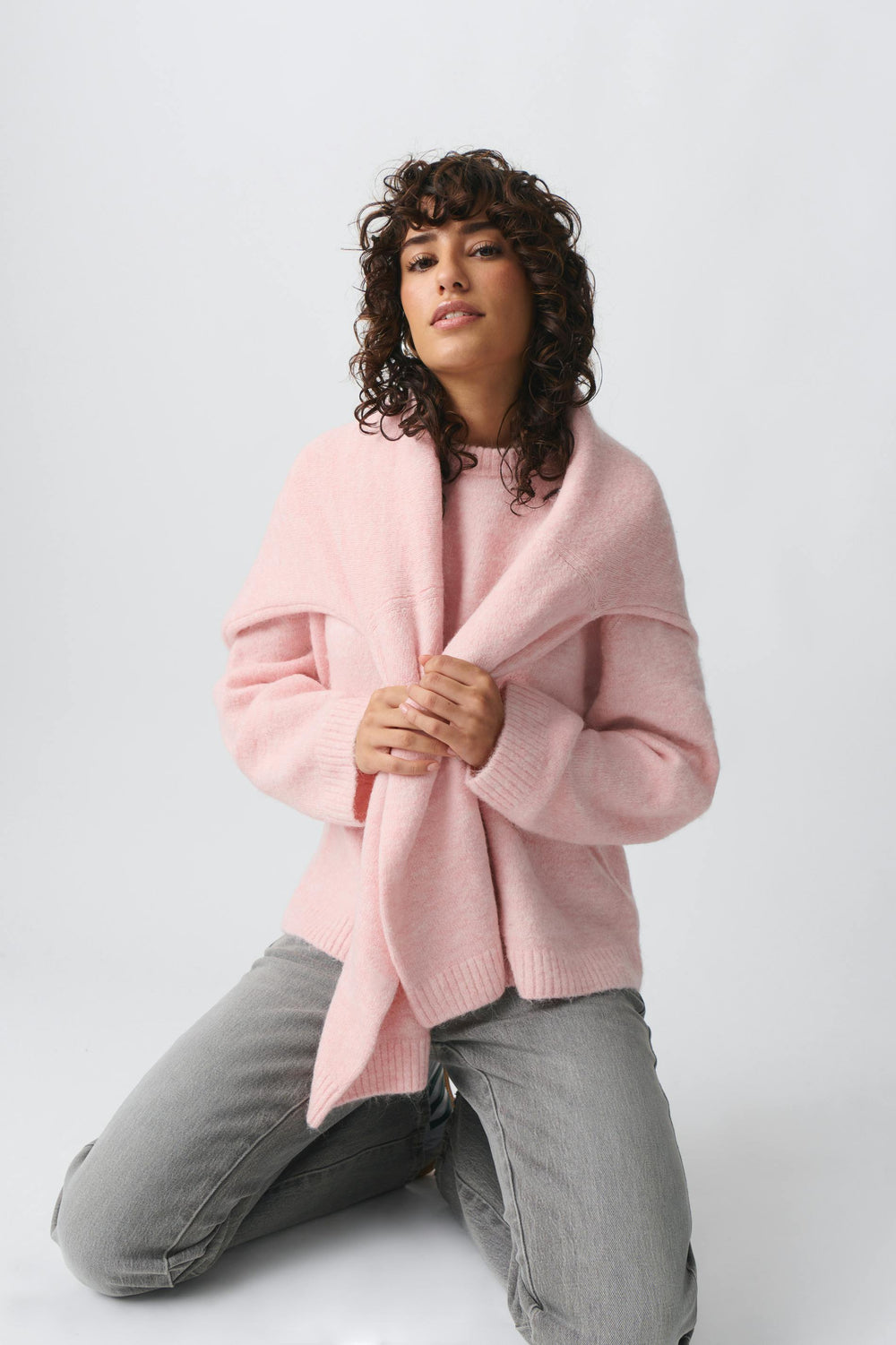 Suéter de punto para mujer con cuello redondo y ajuste relajado