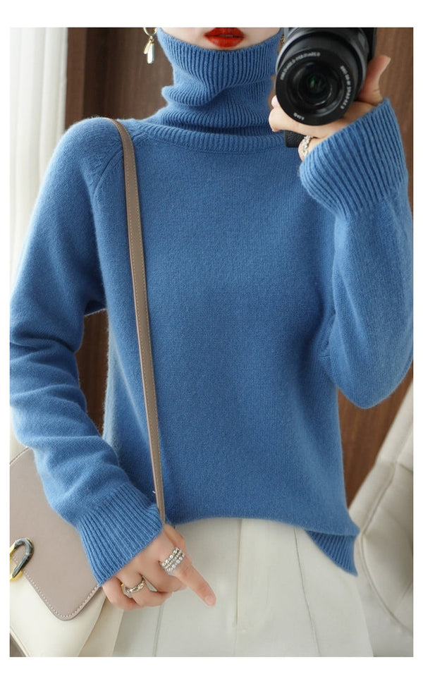 Women's Cozy Turtleneck Sweater with Relaxed Fit