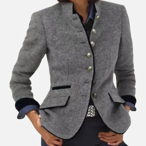 Blazer elegante con botones, corte entallado y cuello alto