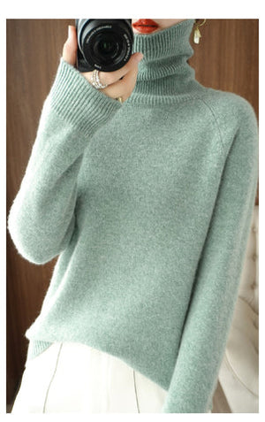 Women's Cozy Turtleneck Sweater with Relaxed Fit