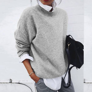 Luxurious Women's Sweater Classic Crew Neck Elegant Fit