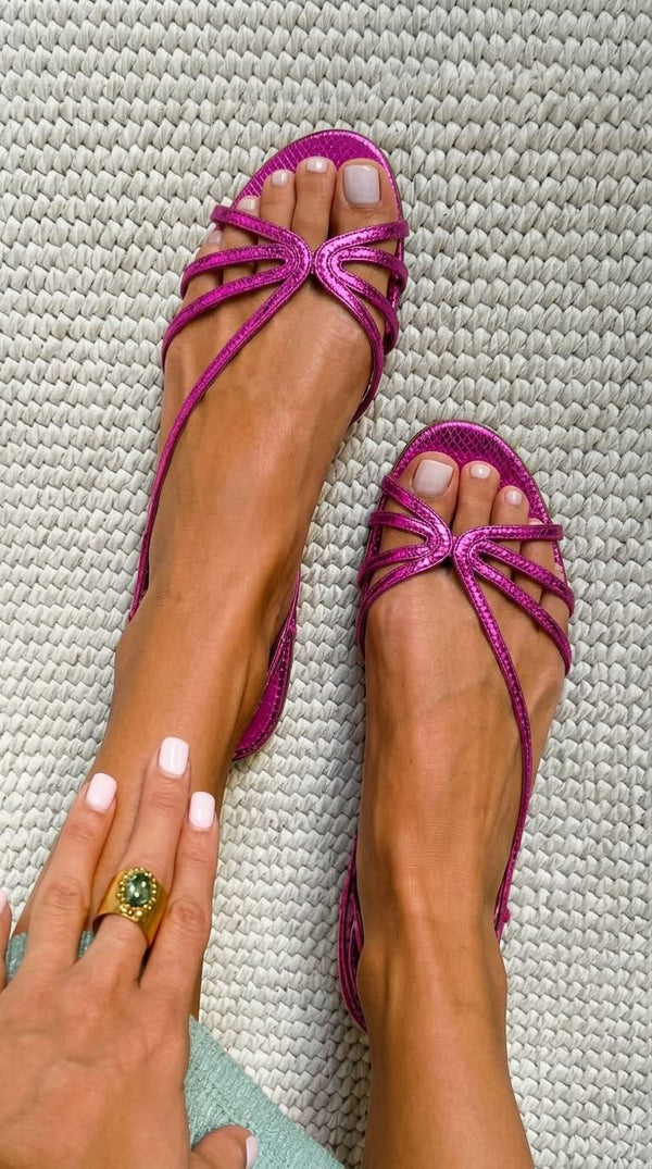 Sandalias planas metálicas de tiras para mujer