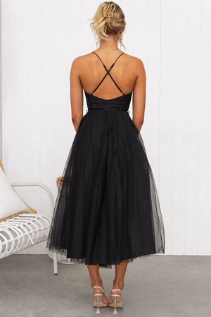 Elegant Summer Midi Dress with Tulle Skirt and Spaghetti Straps
