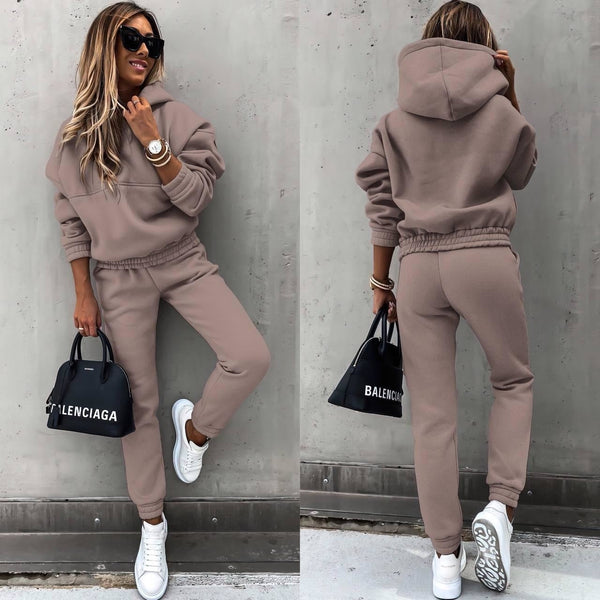 Stylish Women's Jogging Set Soft Comfort & Modern Everyday Leisure