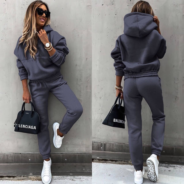 Stylish Women's Jogging Set Soft Comfort & Modern Everyday Leisure