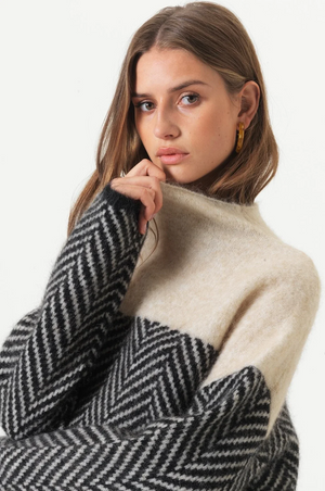 Colorblock Herringbone Knit Turtleneck Sweater for Women