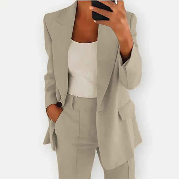 Chic Tailored Blazer and Pants Set