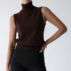 Women's Sleeveless Turtleneck Knit Top with Slim-Fit