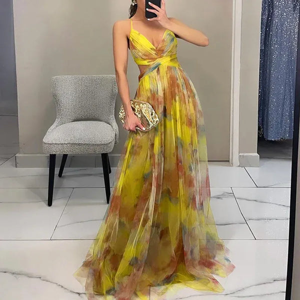 Vestido largo de mujer con cuello halter y estampado floral