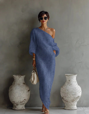 Vestido largo asimétrico de mujer con un hombro descubierto
