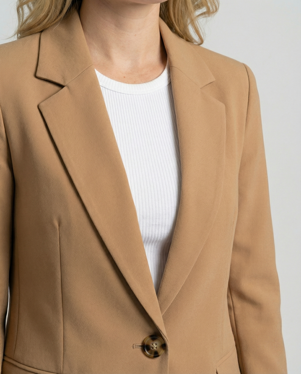 Women's Tailored Blazer with Timeless Sophisticated Style