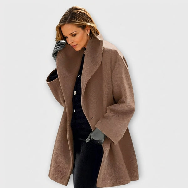 Abrigo oversize con capucha y cuello cruzado para mujer