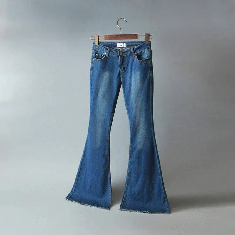 Jeans acampanados de talle alto para mujer