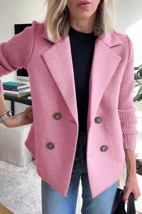 Blazer entallado y chic con mangas de punto