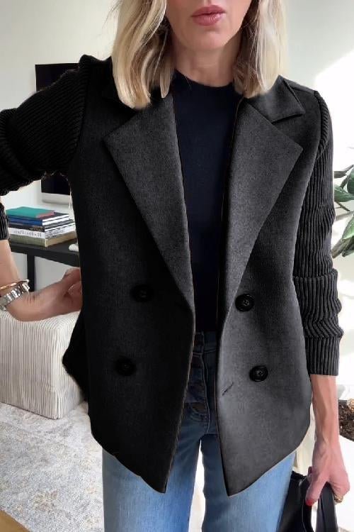 Blazer entallado y chic con mangas de punto