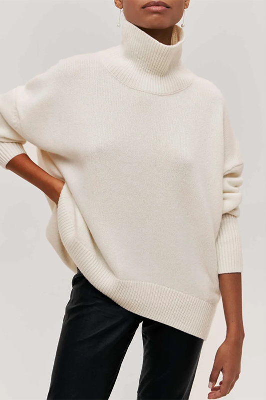 Suéter de cuello alto oversize y cómodo