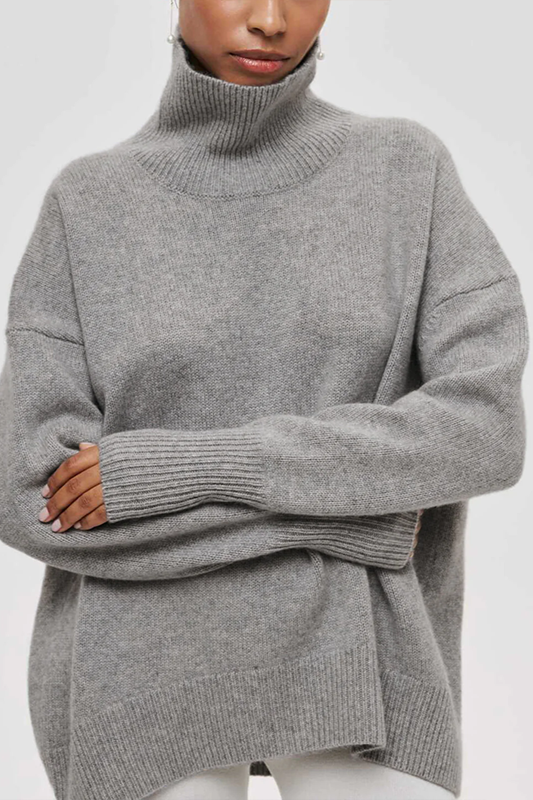 Suéter de cuello alto oversize y cómodo