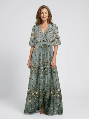 Vestido largo floral de mujer con mangas transparentes