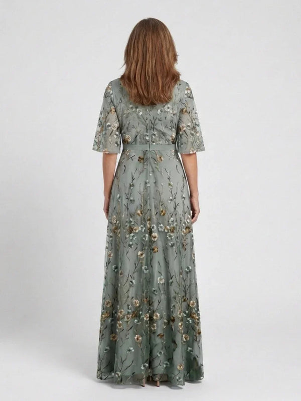 Vestido largo floral de mujer con mangas transparentes