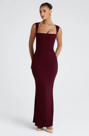 Vestido largo elegante con escote cuadrado para mujer