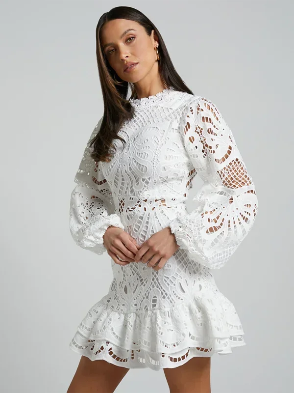 Vestido mini con mangas largas de encaje y volantes para mujer