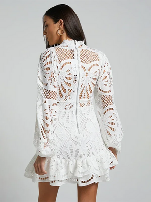 Vestido mini con mangas largas de encaje y volantes para mujer