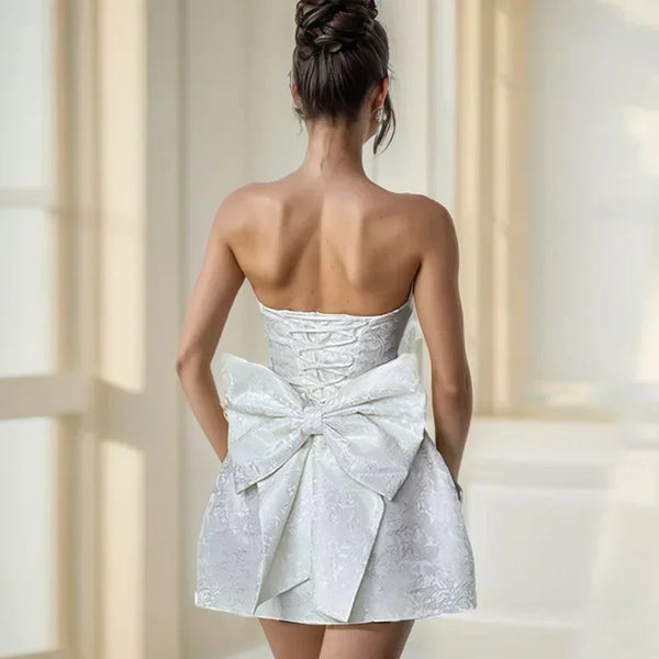 Elegant Strapless Jacquard Mini Dress with Open Back